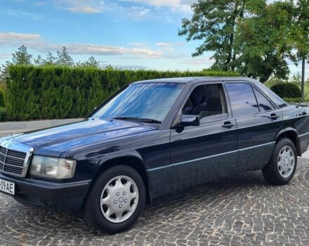 Синій Мерседес 190, об'ємом двигуна 1.8 л та пробігом 360 тис. км за 4950 $, фото 5 на Automoto.ua