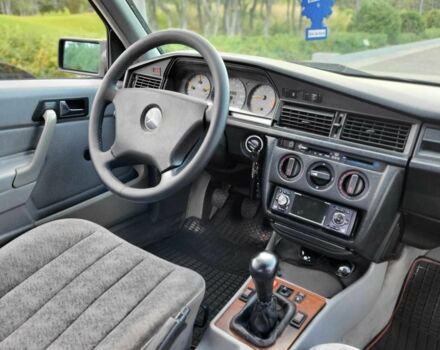Синій Мерседес 190, об'ємом двигуна 1.8 л та пробігом 360 тис. км за 4950 $, фото 18 на Automoto.ua