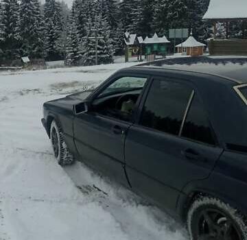 Синий Мерседес 190, объемом двигателя 2 л и пробегом 429 тыс. км за 2100 $, фото 1 на Automoto.ua