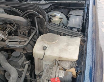 Синій Мерседес 190, об'ємом двигуна 1.8 л та пробігом 250 тис. км за 3000 $, фото 12 на Automoto.ua