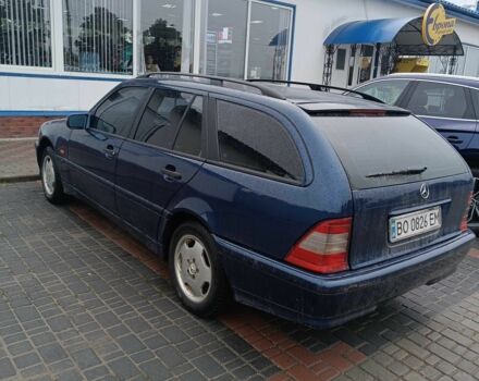 Синій Мерседес 190, об'ємом двигуна 1.8 л та пробігом 250 тис. км за 3000 $, фото 3 на Automoto.ua