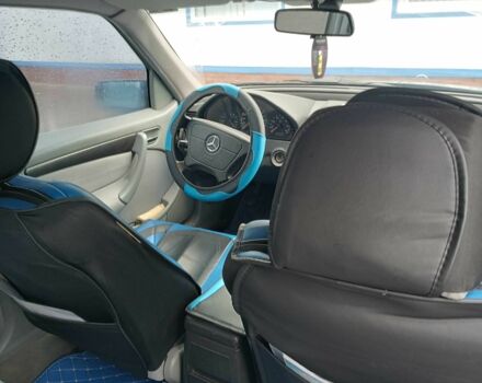 Синій Мерседес 190, об'ємом двигуна 1.8 л та пробігом 250 тис. км за 3000 $, фото 5 на Automoto.ua