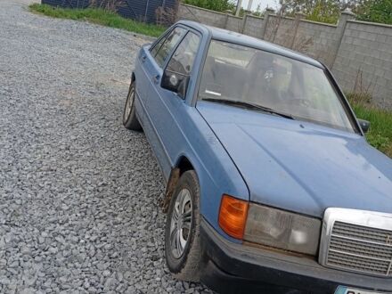 Мерседес 190 1983 у Рівному на Automoto.ua Синій Мерседес 190, об'ємом двигуна 2 л та пробігом 400 тис. км за 1200 $, фото 1 на Automoto.ua