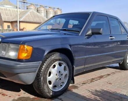 Синий Мерседес 190, объемом двигателя 2 л и пробегом 405 тыс. км за 5000 $, фото 1 на Automoto.ua
