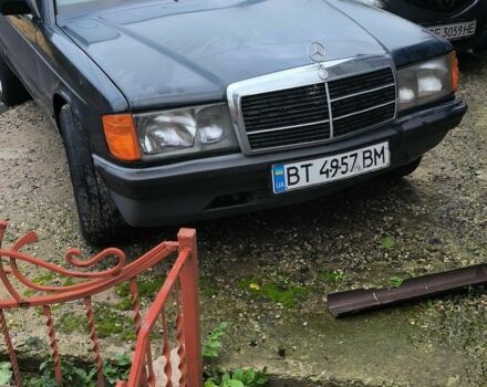 Синий Мерседес 190, объемом двигателя 2 л и пробегом 384 тыс. км за 1600 $, фото 1 на Automoto.ua
