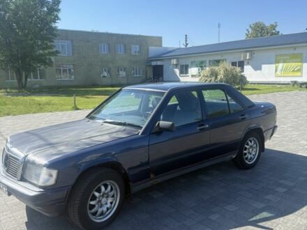 Мерседес 190 1990 в Белой Церкве на Automoto.ua Синий Мерседес 190, объемом двигателя 2 л и пробегом 398 тыс. км за 2000 $, фото 1 на Automoto.ua