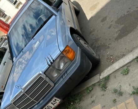 Синій Мерседес 190, об'ємом двигуна 1.8 л та пробігом 380 тис. км за 3500 $, фото 1 на Automoto.ua