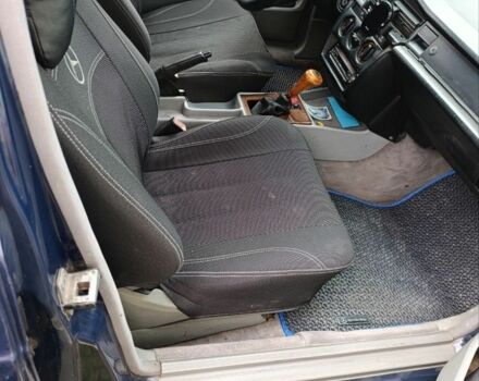 Синий Мерседес 190, объемом двигателя 2 л и пробегом 400 тыс. км за 1900 $, фото 1 на Automoto.ua