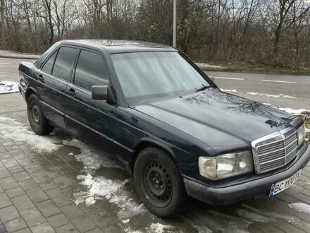 Синий Мерседес 190, объемом двигателя 1.8 л и пробегом 350 тыс. км за 2400 $, фото 1 на Automoto.ua