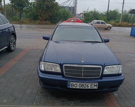Синій Мерседес 190, об'ємом двигуна 1.8 л та пробігом 250 тис. км за 3500 $, фото 1 на Automoto.ua