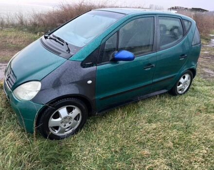 Зеленый Мерседес 190, объемом двигателя 1.7 л и пробегом 3 тыс. км за 900 $, фото 2 на Automoto.ua