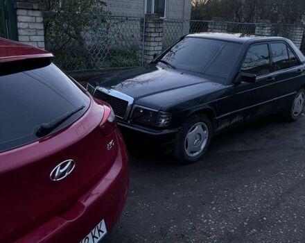 Зеленый Мерседес 190, объемом двигателя 2 л и пробегом 400 тыс. км за 2500 $, фото 4 на Automoto.ua