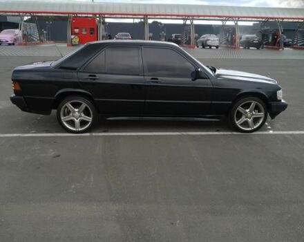 Зеленый Мерседес 190, объемом двигателя 2 л и пробегом 1 тыс. км за 3400 $, фото 1 на Automoto.ua