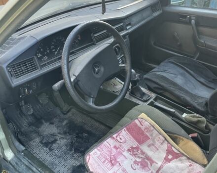 Мерседес 190 1986 в Вижнице на Automoto.ua Зеленый Мерседес 190, объемом двигателя 2 л и пробегом 439 тыс. км за 650 $, фото 6 на Automoto.ua