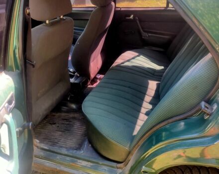 Зеленый Мерседес 190, объемом двигателя 2 л и пробегом 1 тыс. км за 1850 $, фото 5 на Automoto.ua