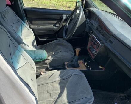 Зелений Мерседес 190, об'ємом двигуна 2 л та пробігом 350 тис. км за 848 $, фото 2 на Automoto.ua