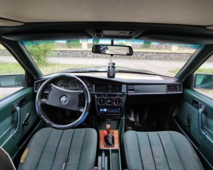 Зеленый Мерседес 190, объемом двигателя 2 л и пробегом 350 тыс. км за 1850 $, фото 10 на Automoto.ua