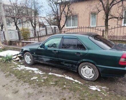 Зелений Мерседес 190, об'ємом двигуна 1.8 л та пробігом 350 тис. км за 1998 $, фото 2 на Automoto.ua