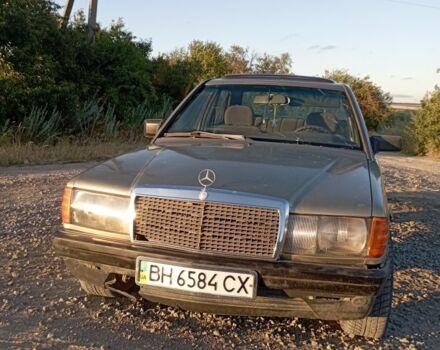 Зелений Мерседес 190, об'ємом двигуна 2 л та пробігом 500 тис. км за 700 $, фото 1 на Automoto.ua