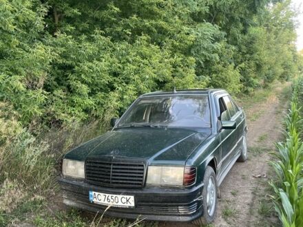Мерседес 190 1985 в Киеве на Automoto.ua Зеленый Мерседес 190, объемом двигателя 2 л и пробегом 520 тыс. км за 700 $, фото 1 на Automoto.ua