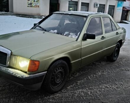 Зеленый Мерседес 190, объемом двигателя 1.9 л и пробегом 350 тыс. км за 950 $, фото 1 на Automoto.ua