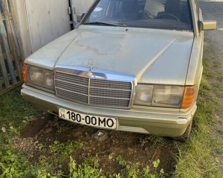 Зеленый Мерседес 190, объемом двигателя 2 л и пробегом 439 тыс. км за 650 $, фото 1 на Automoto.ua