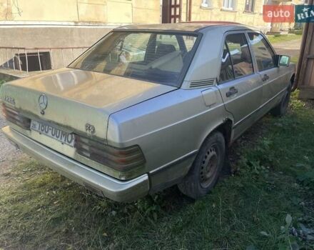 Зеленый Мерседес 190, объемом двигателя 2 л и пробегом 439 тыс. км за 699 $, фото 1 на Automoto.ua