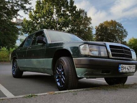 Зеленый Мерседес 190, объемом двигателя 2 л и пробегом 350 тыс. км за 1900 $, фото 1 на Automoto.ua