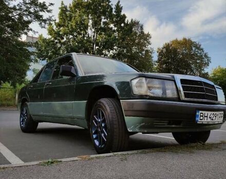 Зеленый Мерседес 190, объемом двигателя 2 л и пробегом 350 тыс. км за 1900 $, фото 1 на Automoto.ua