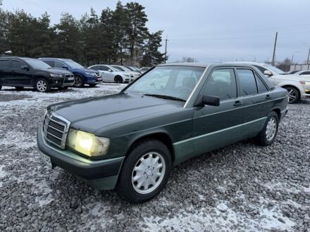 Зеленый Мерседес 190, объемом двигателя 2 л и пробегом 300 тыс. км за 2500 $, фото 1 на Automoto.ua
