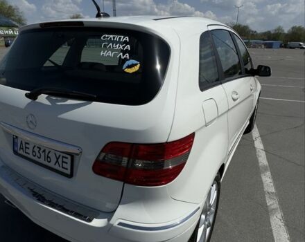 Белый Мерседес 200, объемом двигателя 2 л и пробегом 117 тыс. км за 9500 $, фото 5 на Automoto.ua