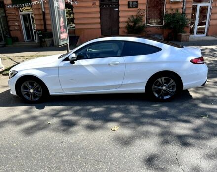 Белый Мерседес 200, объемом двигателя 2 л и пробегом 114 тыс. км за 21000 $, фото 5 на Automoto.ua