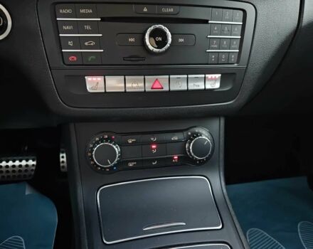 Белый Мерседес 200, объемом двигателя 2.2 л и пробегом 134 тыс. км за 7800 $, фото 12 на Automoto.ua