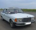 Белый Мерседес 200, объемом двигателя 2 л и пробегом 190 тыс. км за 2099 $, фото 1 на Automoto.ua