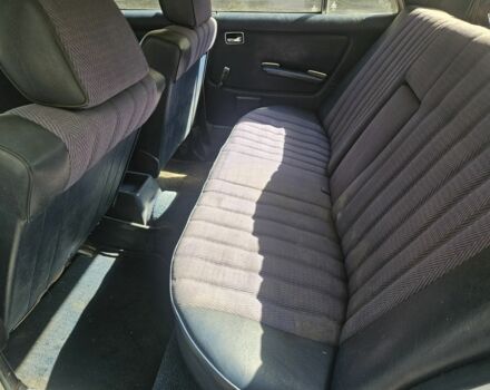 Белый Мерседес 200, объемом двигателя 2 л и пробегом 350 тыс. км за 1000 $, фото 7 на Automoto.ua