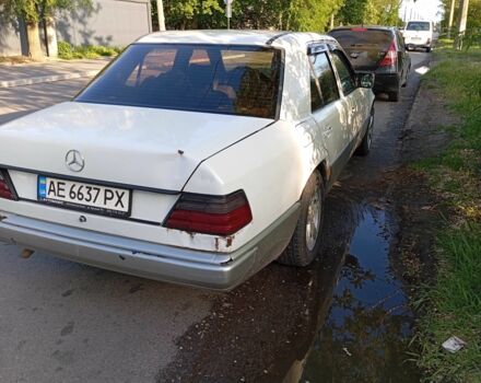 Білий Мерседес 200, об'ємом двигуна 2 л та пробігом 454 тис. км за 2000 $, фото 4 на Automoto.ua