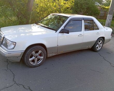 Білий Мерседес 200, об'ємом двигуна 2 л та пробігом 454 тис. км за 2000 $, фото 2 на Automoto.ua