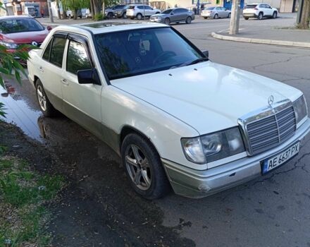Білий Мерседес 200, об'ємом двигуна 2 л та пробігом 454 тис. км за 2000 $, фото 1 на Automoto.ua