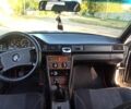 Белый Мерседес 200, объемом двигателя 2 л и пробегом 272 тыс. км за 2300 $, фото 7 на Automoto.ua