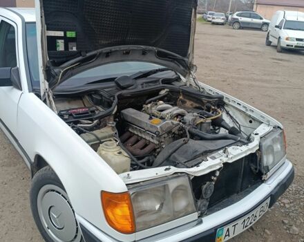 Білий Мерседес 200, об'ємом двигуна 2 л та пробігом 375 тис. км за 2100 $, фото 2 на Automoto.ua