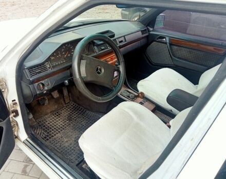 Белый Мерседес 200, объемом двигателя 0 л и пробегом 500 тыс. км за 1450 $, фото 7 на Automoto.ua