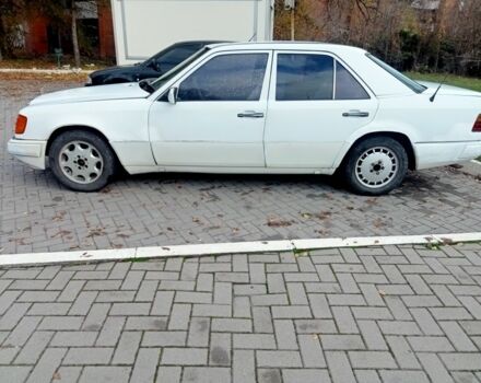 Белый Мерседес 200, объемом двигателя 0 л и пробегом 500 тыс. км за 1450 $, фото 3 на Automoto.ua