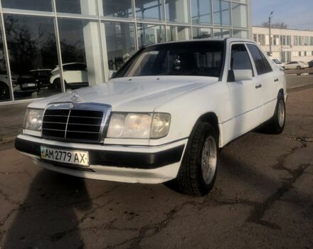 Белый Мерседес 200, объемом двигателя 2 л и пробегом 300 тыс. км за 1400 $, фото 4 на Automoto.ua