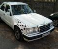 Белый Мерседес 200, объемом двигателя 2 л и пробегом 370 тыс. км за 1500 $, фото 1 на Automoto.ua