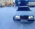 Белый Мерседес 200, объемом двигателя 2 л и пробегом 378 тыс. км за 1750 $, фото 1 на Automoto.ua