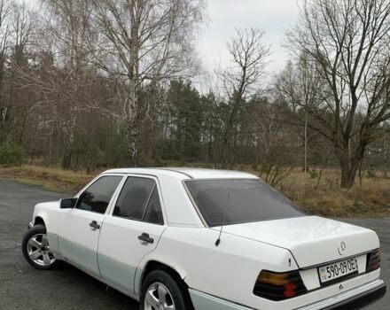 Білий Мерседес 200, об'ємом двигуна 2 л та пробігом 400 тис. км за 1200 $, фото 4 на Automoto.ua