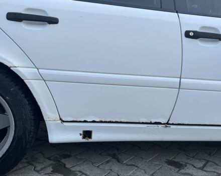 Белый Мерседес 200, объемом двигателя 2 л и пробегом 111 тыс. км за 1500 $, фото 11 на Automoto.ua