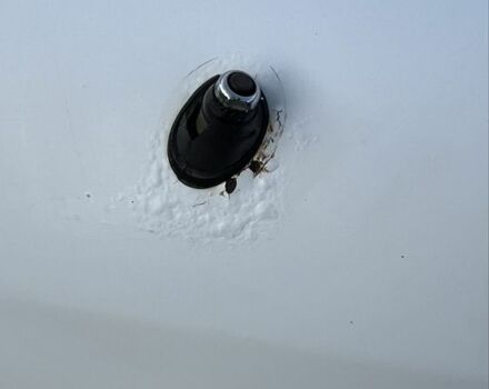 Белый Мерседес 200, объемом двигателя 2 л и пробегом 111 тыс. км за 1500 $, фото 6 на Automoto.ua