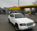Білий Мерседес 200, об'ємом двигуна 2 л та пробігом 300 тис. км за 2100 $, фото 1 на Automoto.ua
