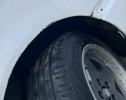 Белый Мерседес 200, объемом двигателя 2 л и пробегом 111 тыс. км за 1500 $, фото 8 на Automoto.ua